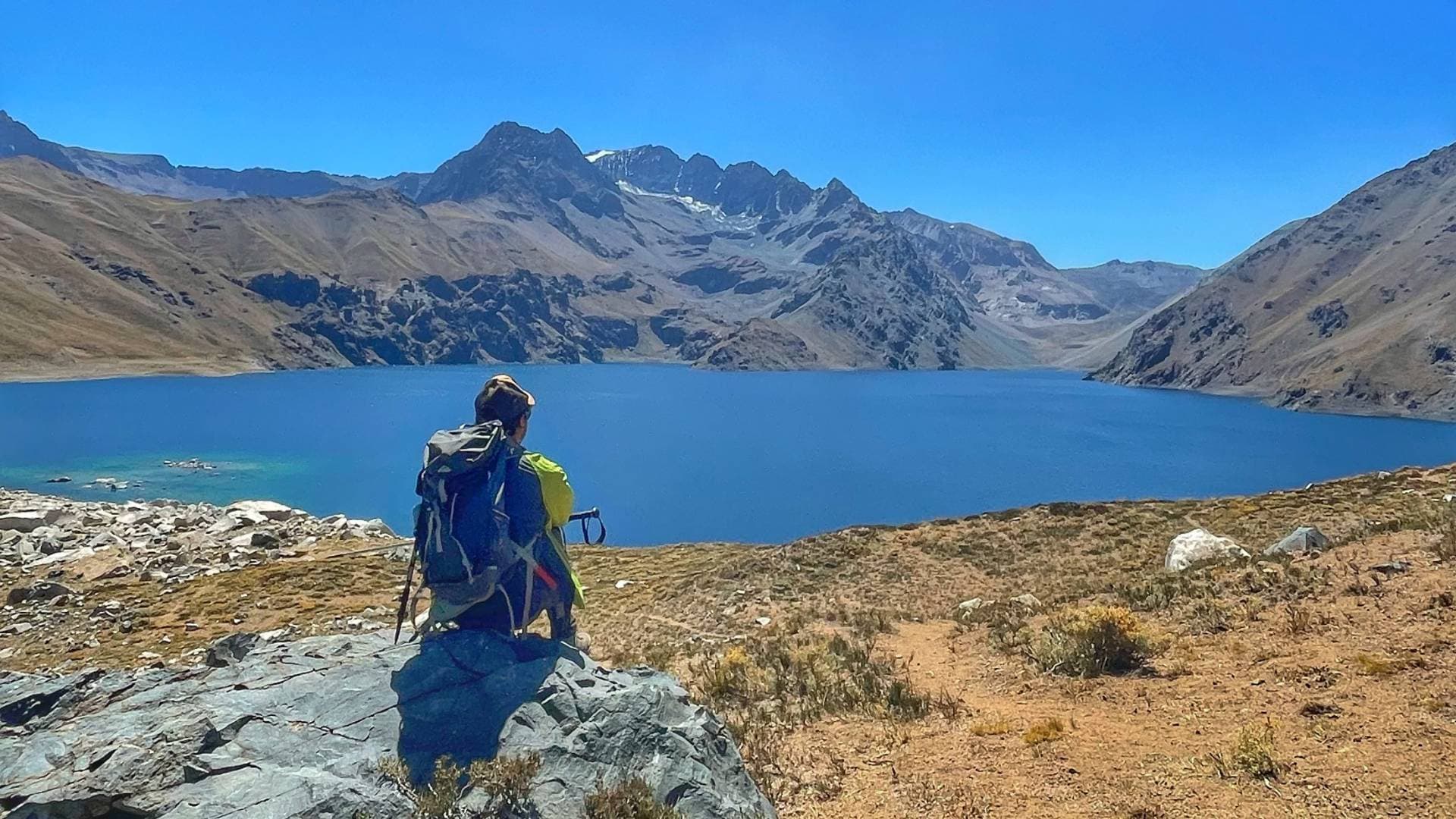Trekking Laguna Negra Cajón del Maipo desde Santiago – Full Day