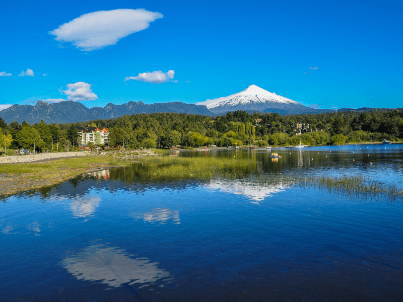 Tour Pucón desde Santiago: Cascadas, Ojos del Caburgua y Termas - Foto de galería 1