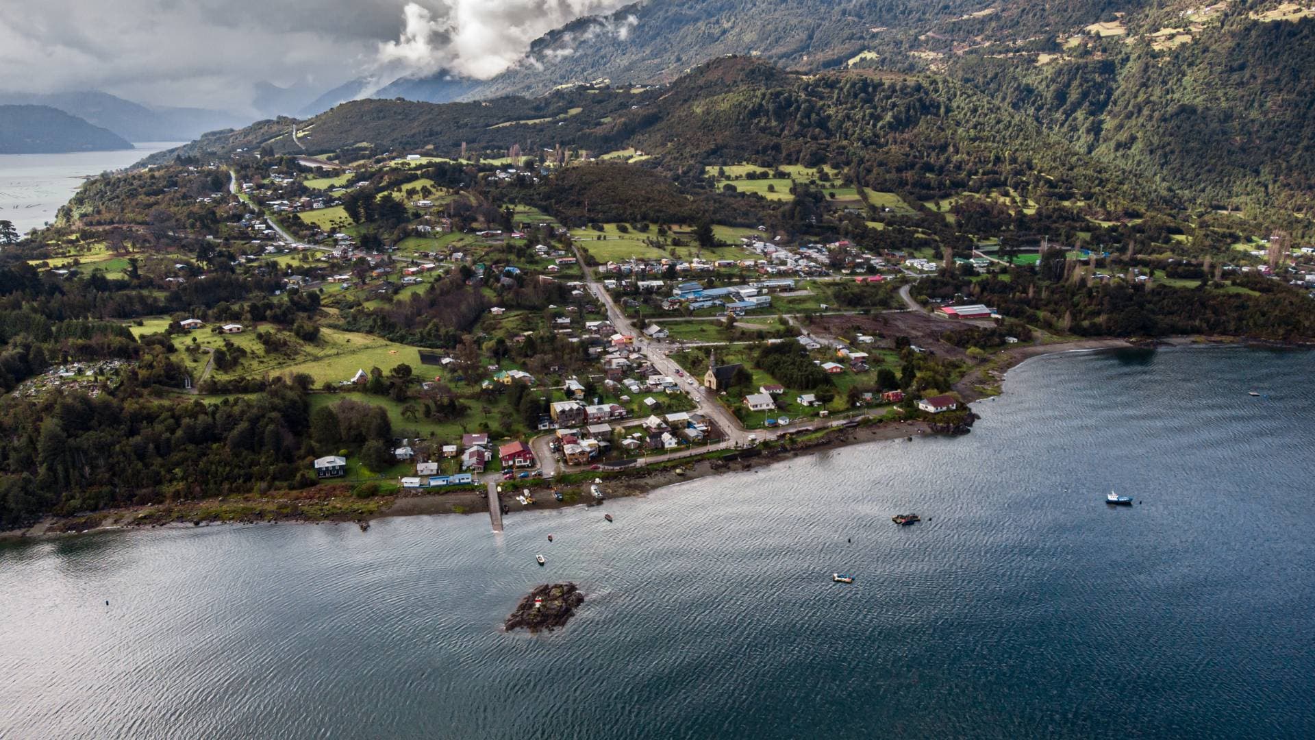 Tour Cochamó y Saltos del Petrohué desde Santiago